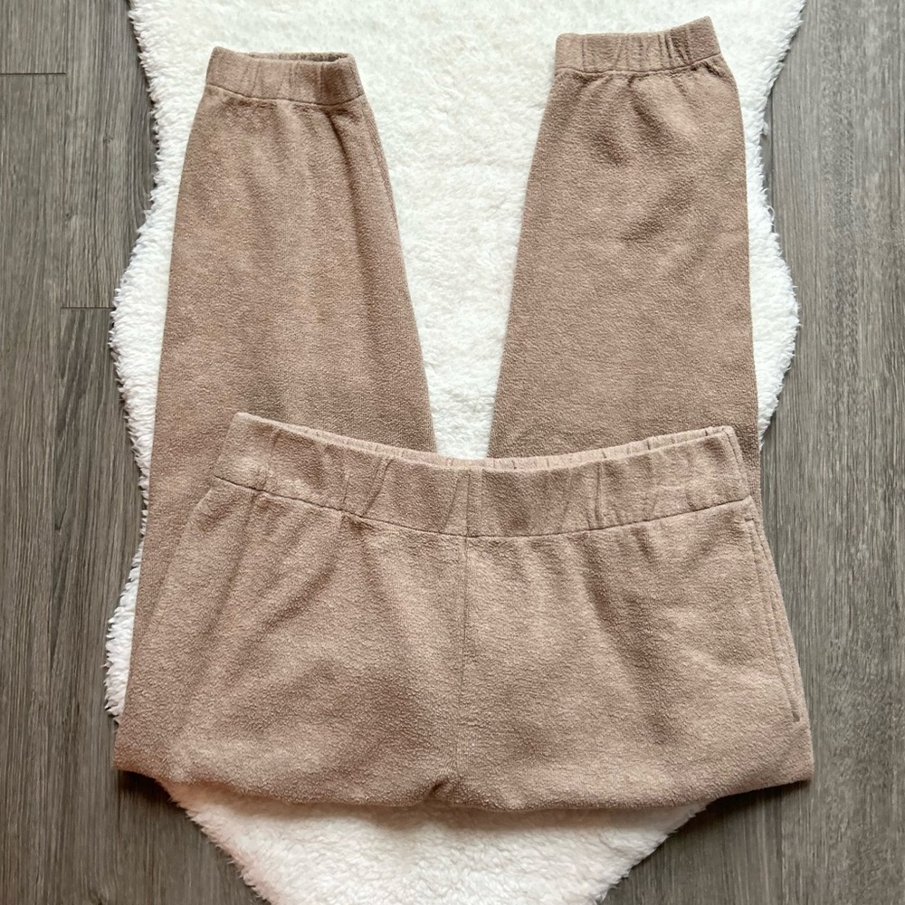 Aritzia The Group Babaton Tan Sweatpants